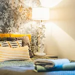 Adele\'S Central Stay