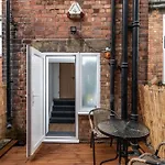 Stunning City Centre Apartment