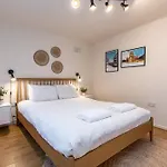 Modern 2 Bed Apt In Nottingham Location