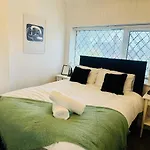 Trendy House 4-Bed - Near Nottingham City Hospital, Bulwell, Qmc, City-Centre & Transport Links - Prime Location