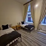Hollowstone Place, Spacious 2 Bed, City Centre Ng1, Sleeps 5,Free Parking