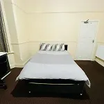 16 Double Bed With Kitchen Inside The Room