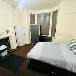 16 Double Bed With Kitchen Inside The Room
