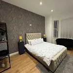 London-Themed Stylish Apartment , Near City Centre