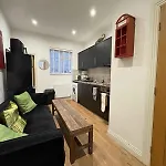 London-Themed Stylish Apartment , Near City Centre
