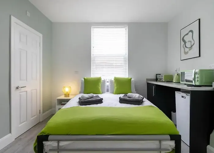 Room 3 - Cozy Nottingham Studio Near Forest Football Ground Pass The Keys