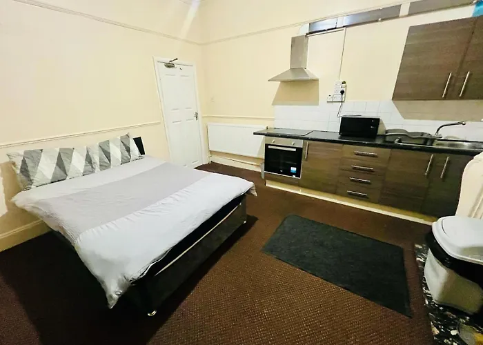16 Double Bed With Kitchen Inside The Room