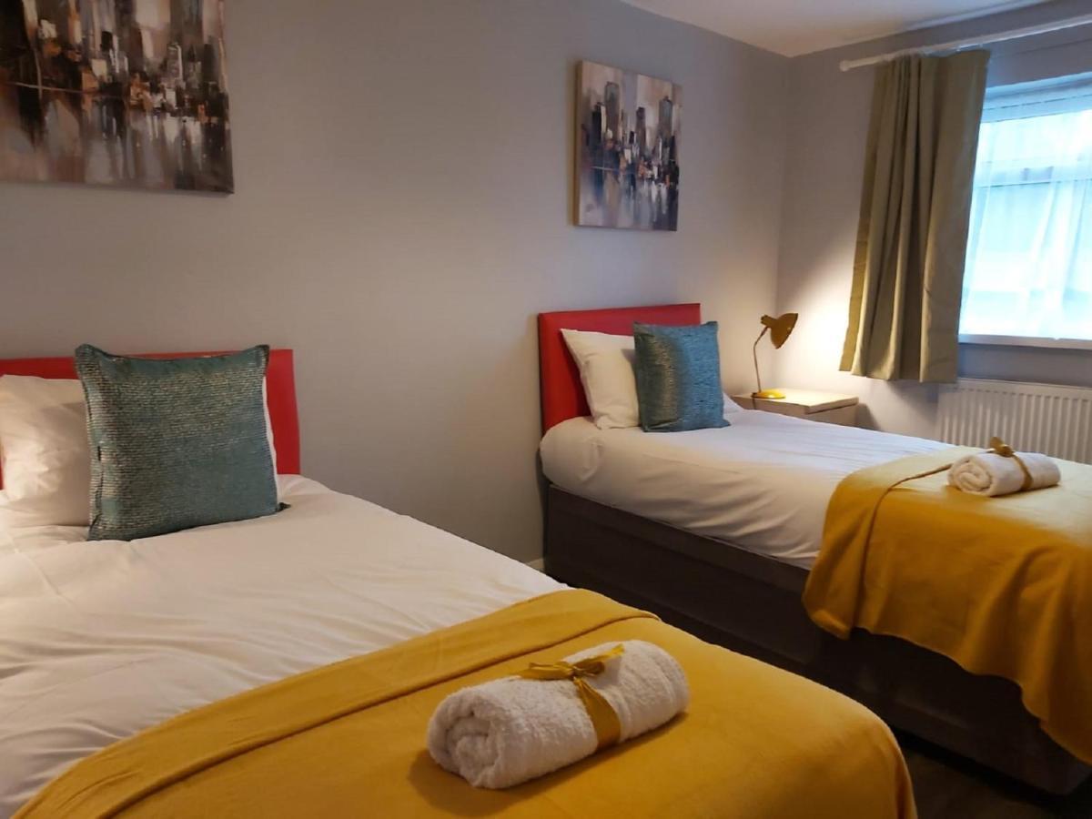 Bakewell House - Huku Kwetu Notts -spacious 3 Bedroom House - Suitable & Affordable Group - Business Travellers * Nottingham
