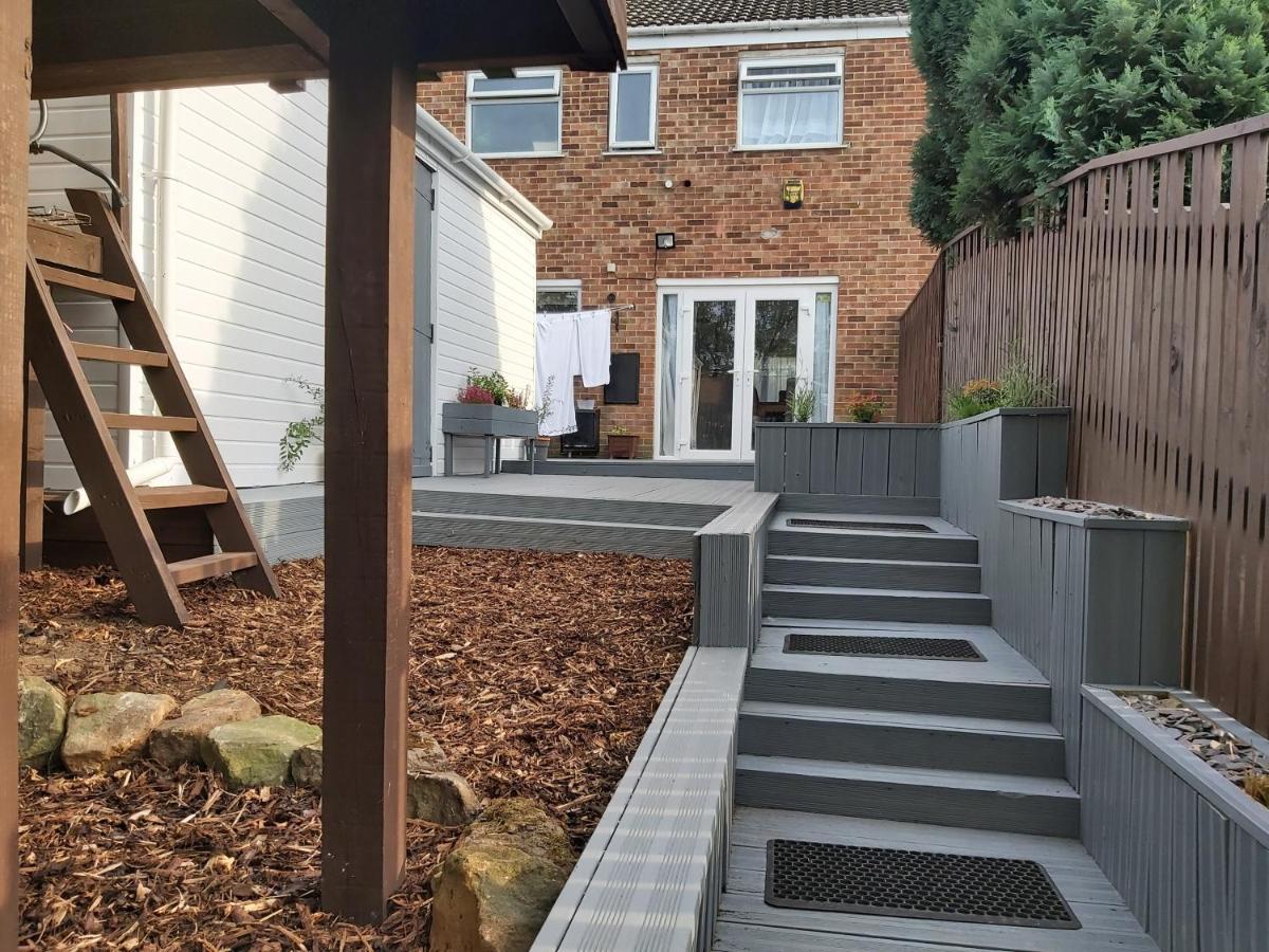 Bakewell House - Huku Kwetu Notts -spacious 3 Bedroom House - Suitable & Affordable Group - Business Travellers Holiday home Nottingham