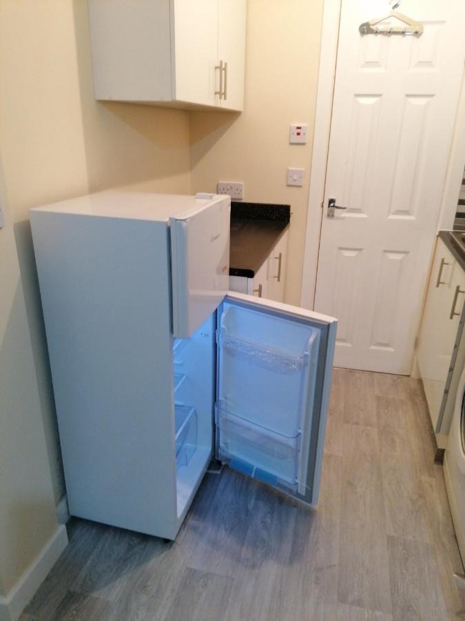 Self-contained Studio Flat Bathrooms Kitchens Upgrade Locations To Centre 15 Minutes Walking Distance Universities Queen Hospitals Hospitals Apartment Nottingham