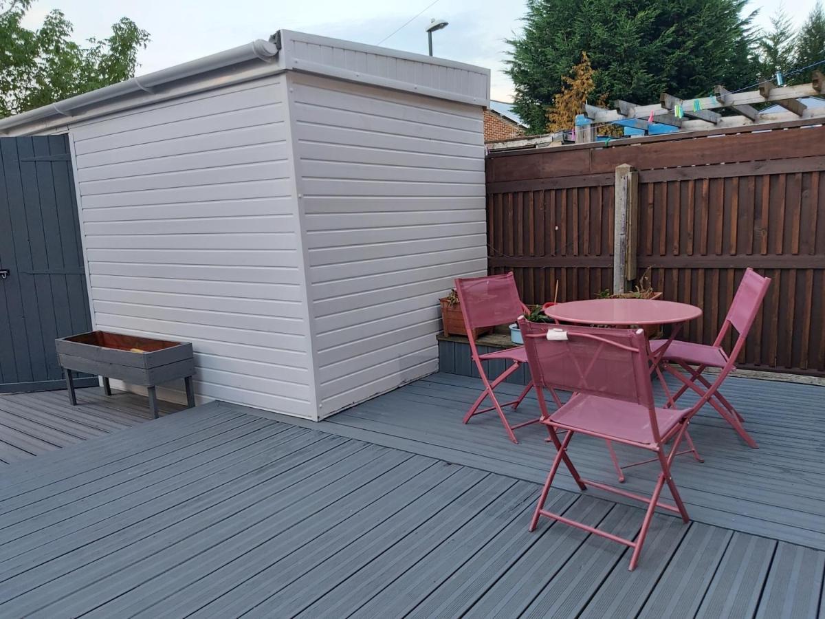 Holiday home Bakewell House - Huku Kwetu Notts -spacious 3 Bedroom House - Suitable & Affordable Group - Business Travellers Nottingham