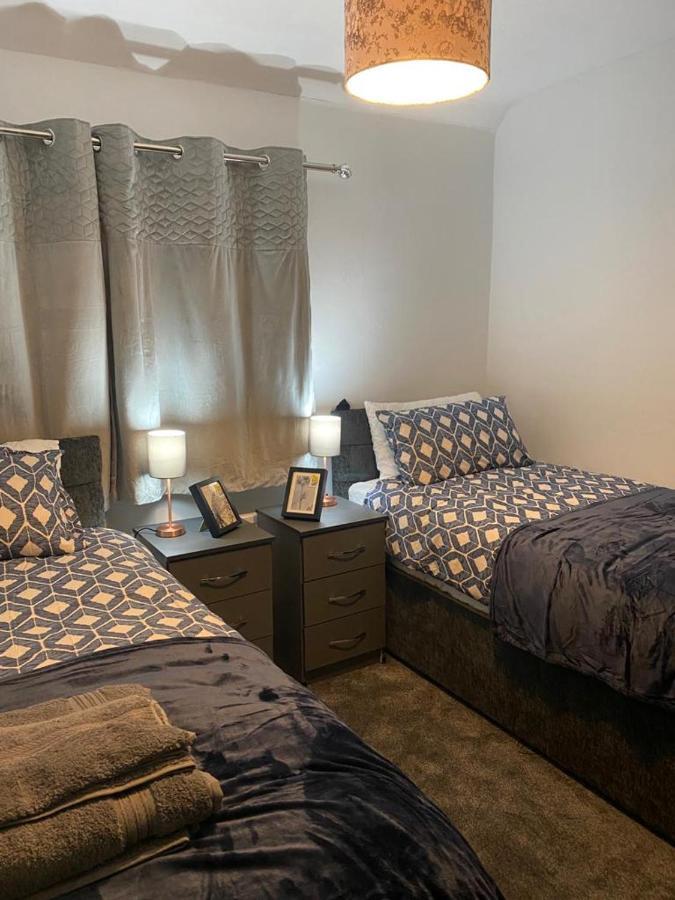 Apartment Cosy 3 Bedroom House, Free Parking & Wifi