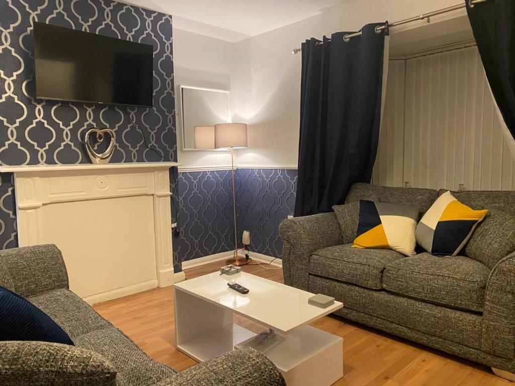 Cosy 3 Bedroom House, Free Parking & Wifi * Nottingham