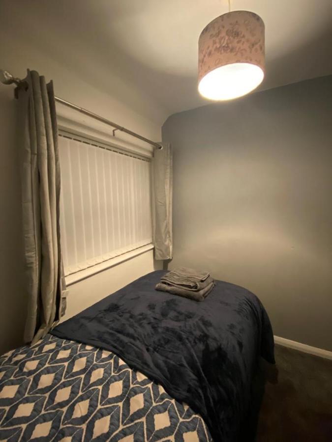 Cosy 3 Bedroom House, Free Parking & Wifi * Nottingham