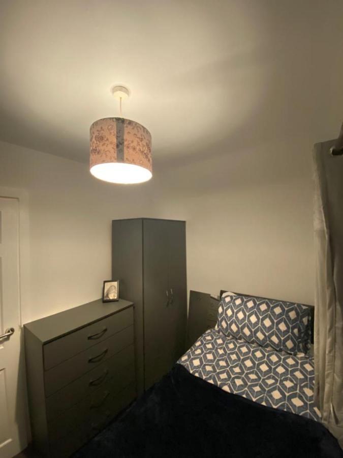 Apartment Cosy 3 Bedroom House, Free Parking & Wifi