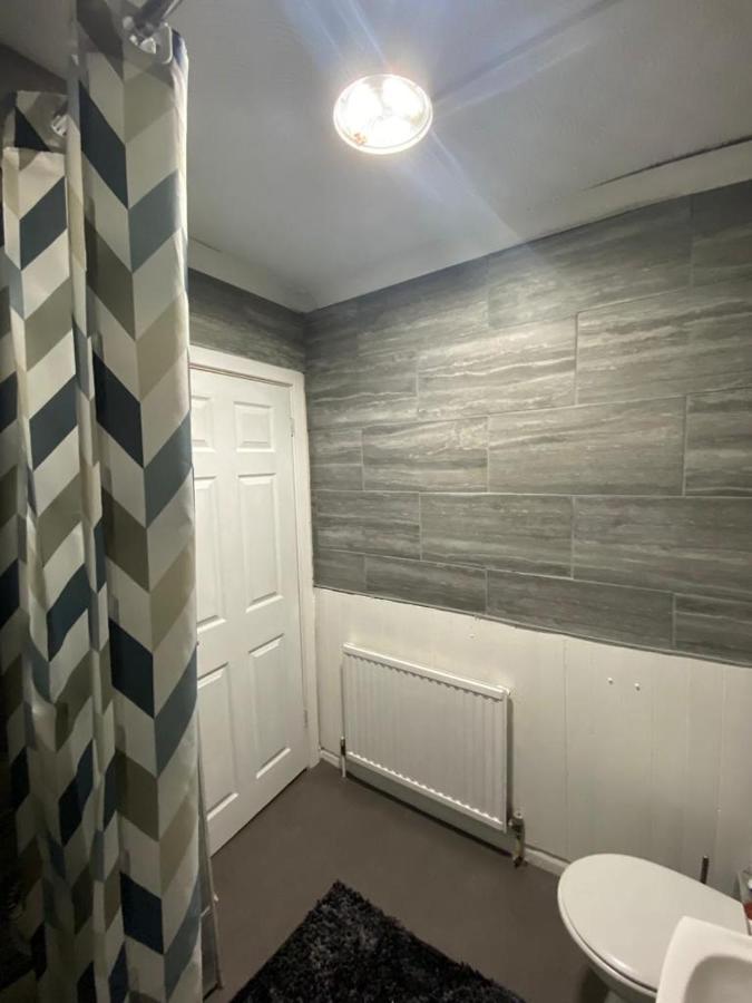 Cosy 3 Bedroom House, Free Parking & Wifi * Nottingham