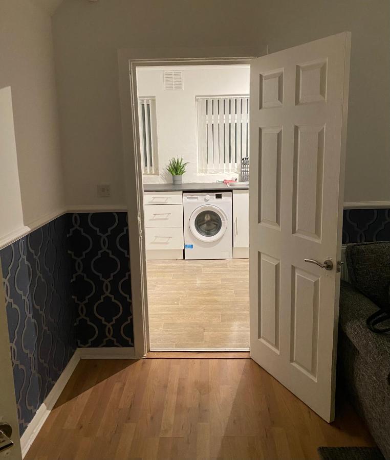 Cosy 3 Bedroom House, Free Parking & Wifi Nottingham