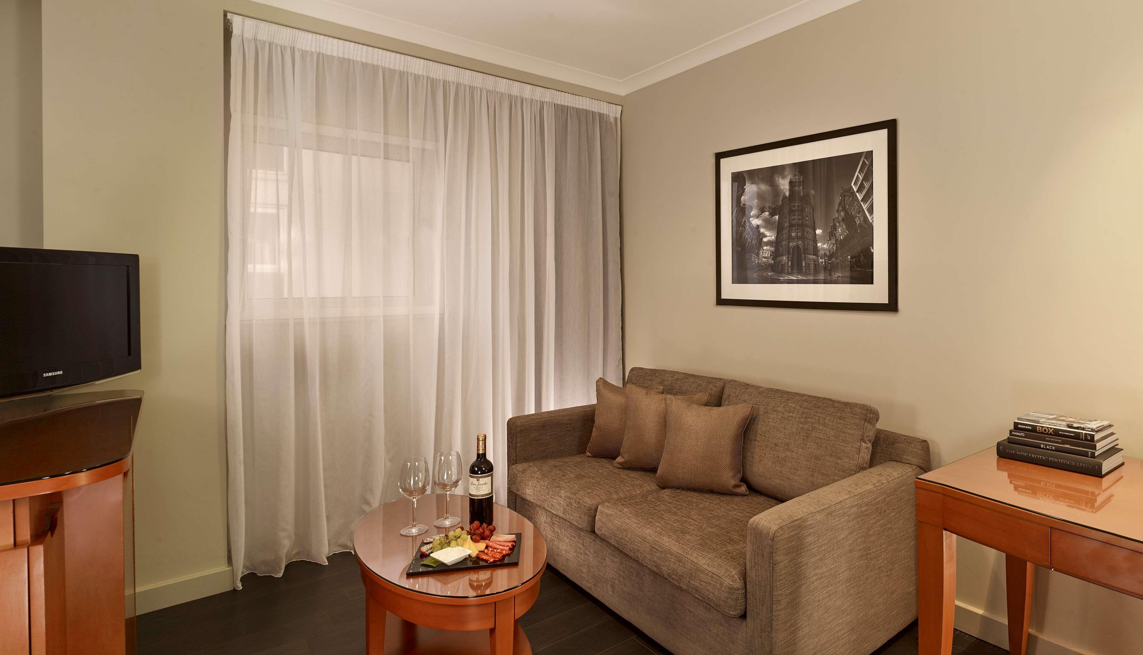 Park Plaza 4*