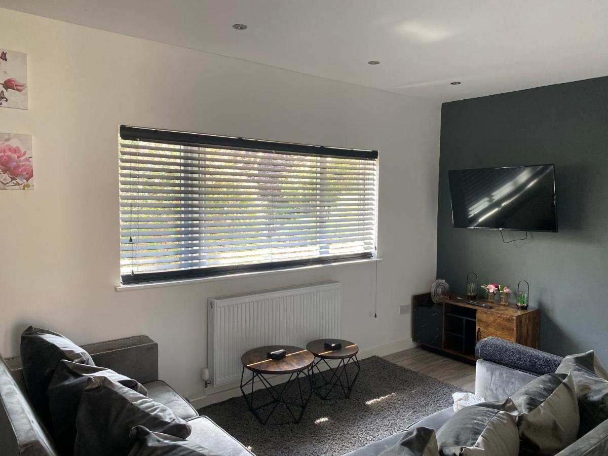 Apartment Quiet & Cosy Wollaton Bungalow, Large Garden, Near To Wollaton Deer Park Nottingham