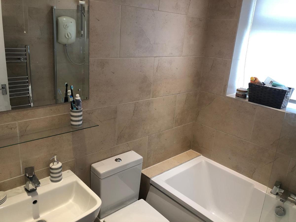 Cozy Small Double In Quiet Cul-de-sac Guest house Nottingham