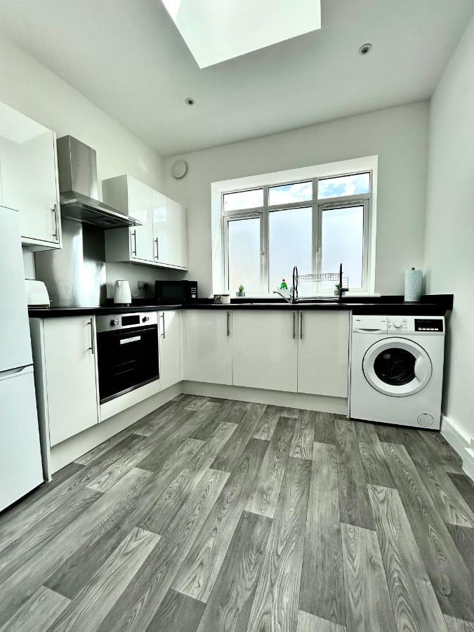 10 Minute Walk To Centre, Limited Parking Available On Site Nottingham