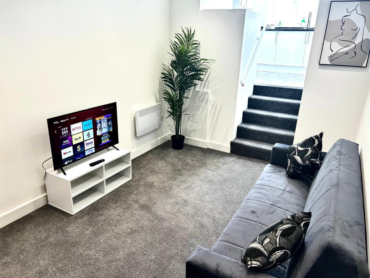 10 Minute Walk To Centre, Limited Parking Available On Site Nottingham