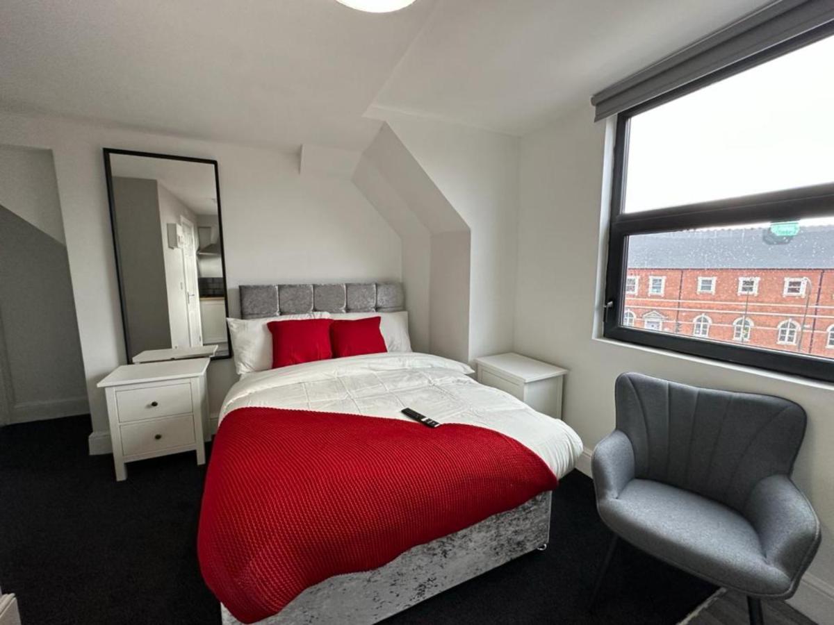 The Fishpond - Premier Aparthotel Nottingham