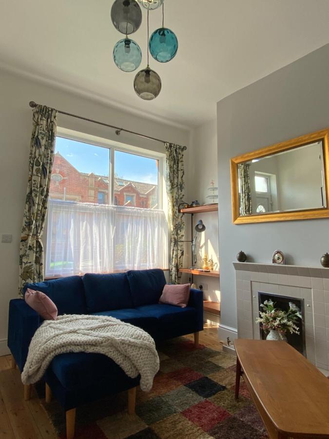 Comfortable 2 Bedroom From With Parking Holiday home Nottingham