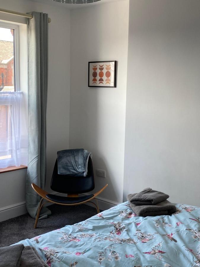 Holiday home Comfortable 2 Bedroom From With Parking *