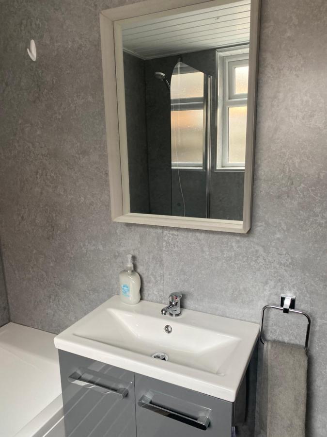 Comfortable 2 Bedroom From With Parking Nottingham