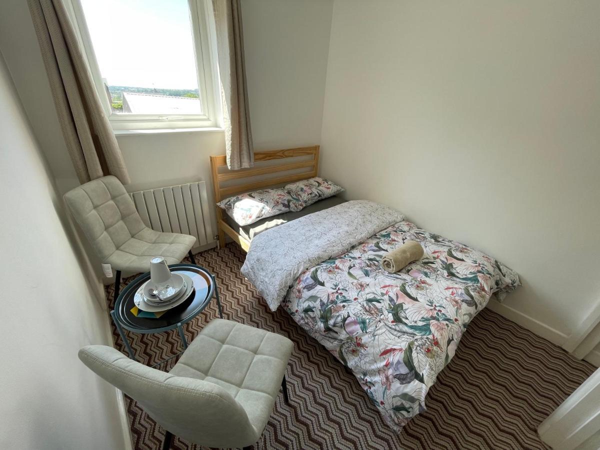 Nottingham Home Stay *