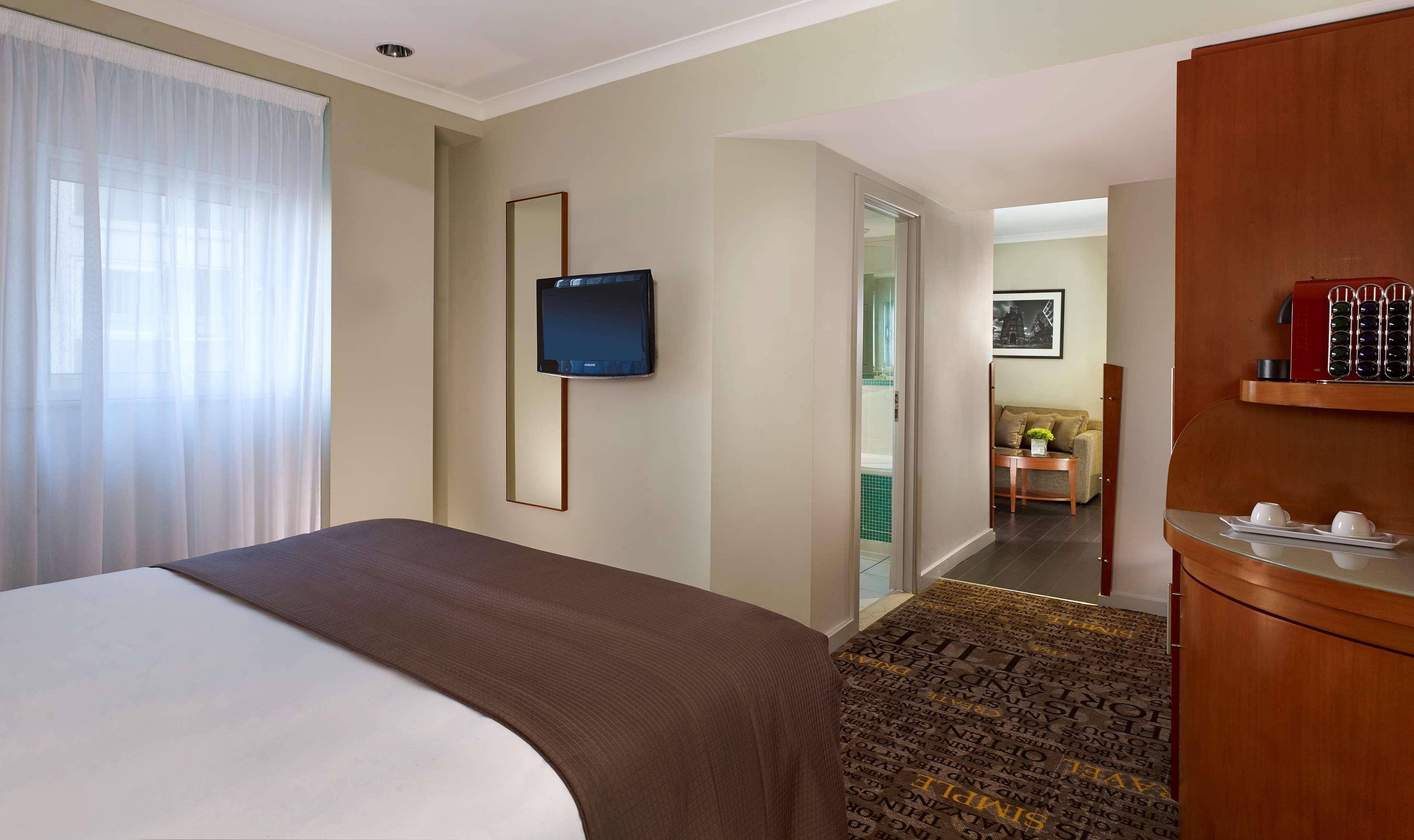 Park Plaza 4*