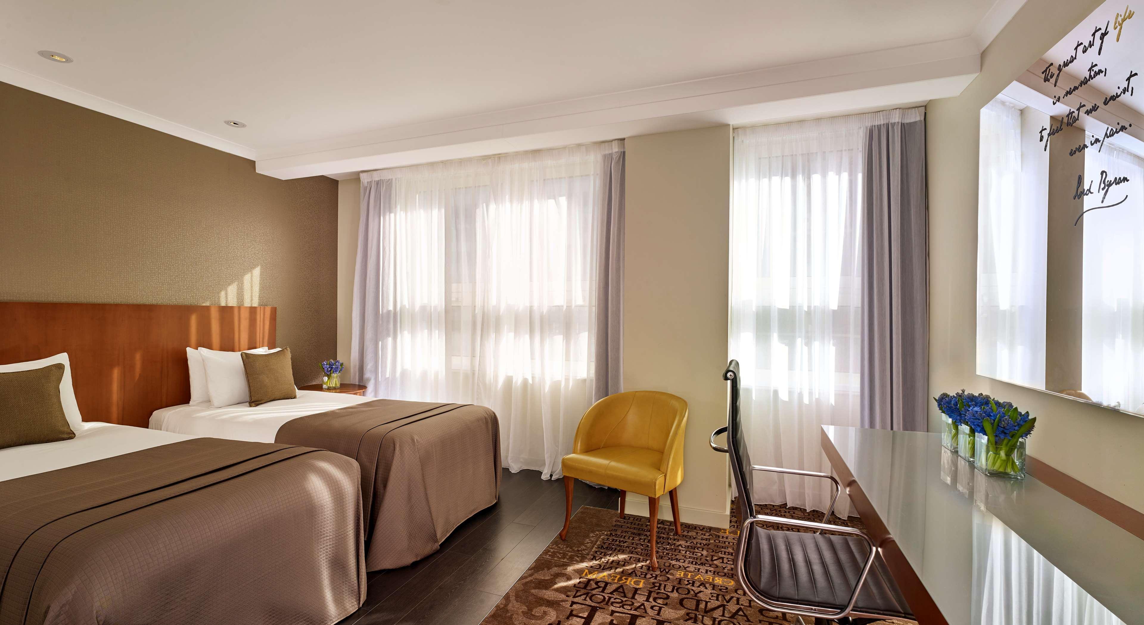 Park Plaza Hotel 4*
