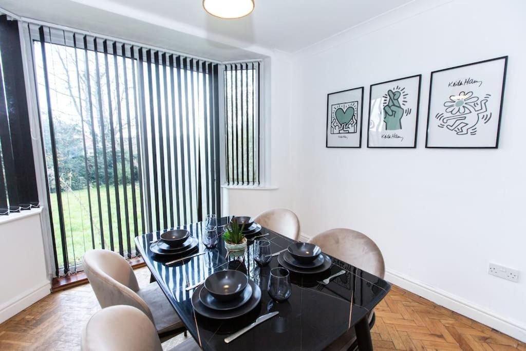 Charming 3-bed Retreat, Excellent Locaton Holiday home *