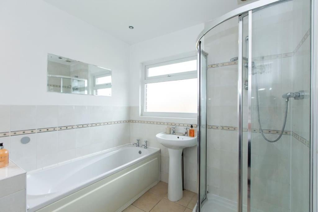 Charming 3-bed Retreat, Excellent Locaton Holiday home *