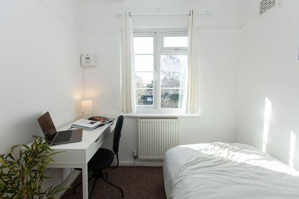 Charming 3-bed Retreat, Excellent Locaton Nottingham
