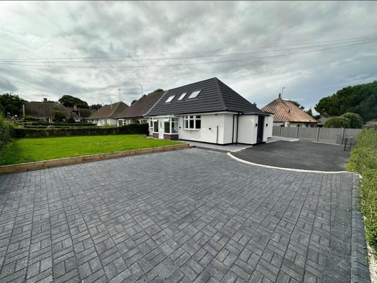 Holiday home Entire In For Family, Friends And Contractors