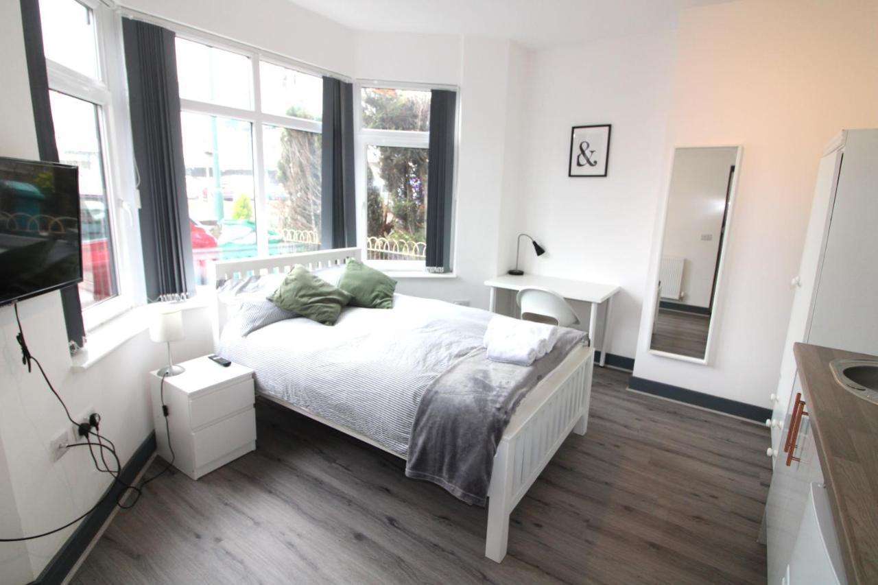 Newly Refurbished Studio, Great Location 8 * Nottingham