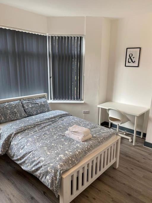 Newly Refurbished Studio, Great Location 8 Aparthotel *