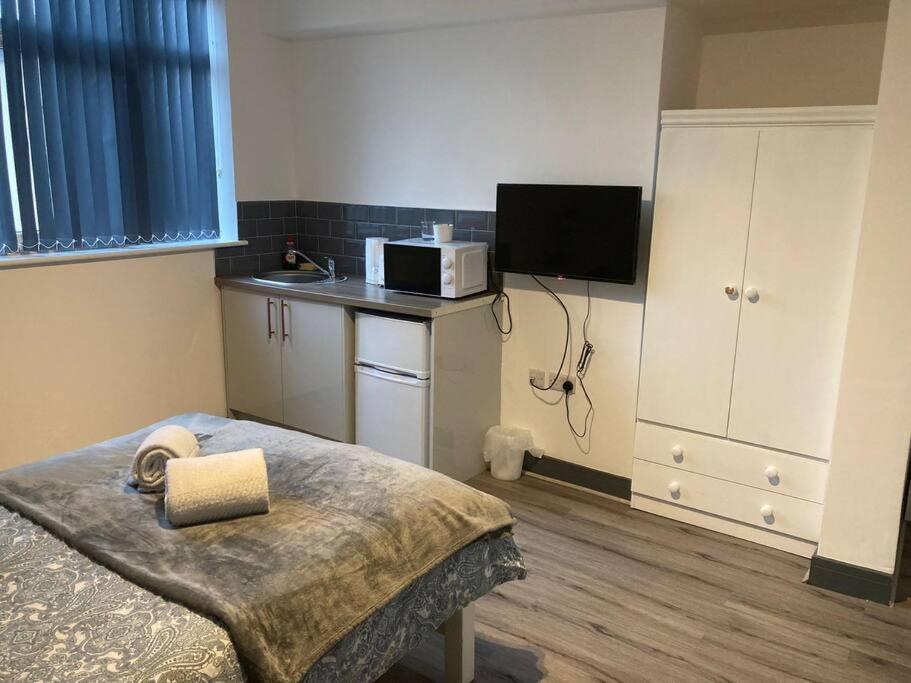 Newly Refurbished Studio, Great Location 8 * Nottingham