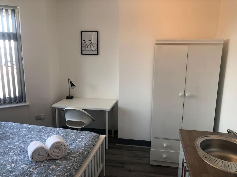 Aparthotel Newly Refurbished Studio, Great Location 8