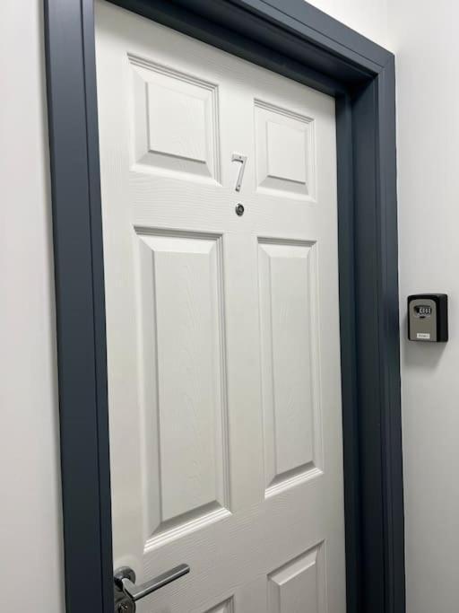 Newly Refurbished Studio, Great Location 8 Nottingham