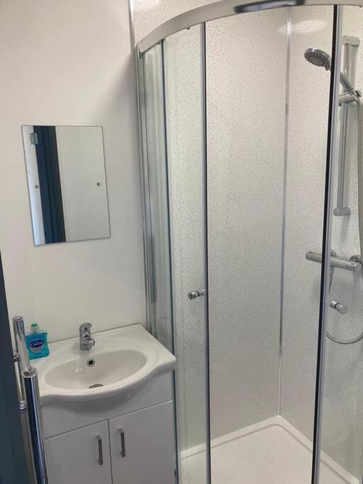 Aparthotel Newly Refurbished Studio, Great Location 8 Nottingham