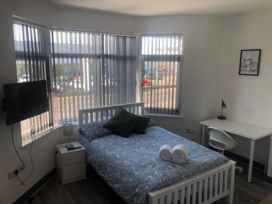 Aparthotel Newly Refurbished Studio, Great Location 8 *