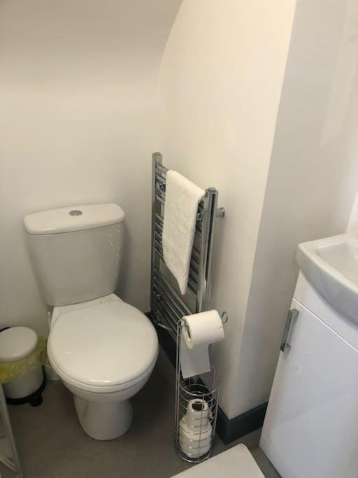 Aparthotel Newly Refurbished Studio, Great Location 8