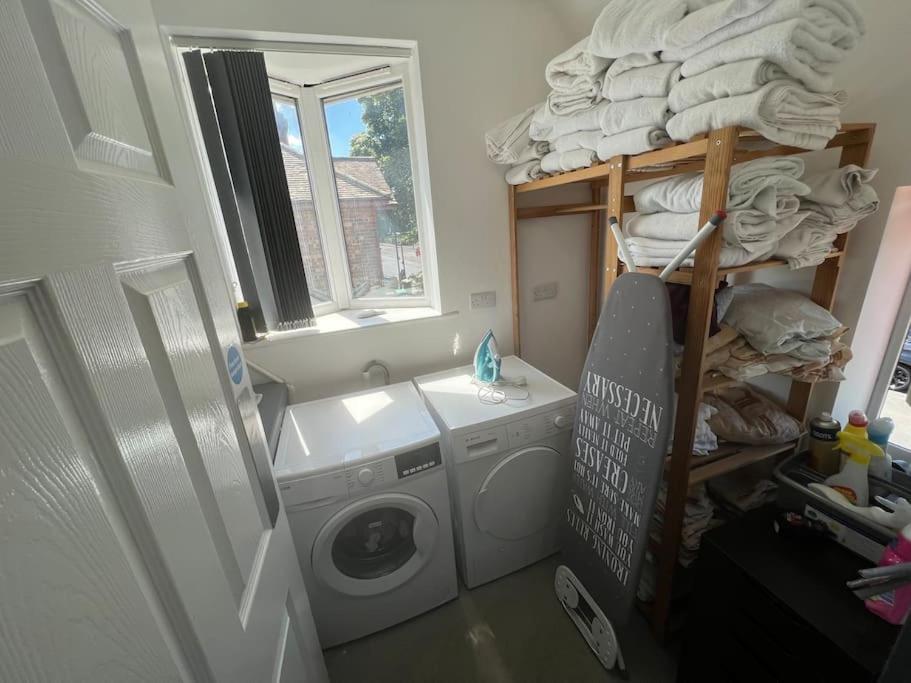 Aparthotel Newly Refurbished Studio, Great Location 8 *