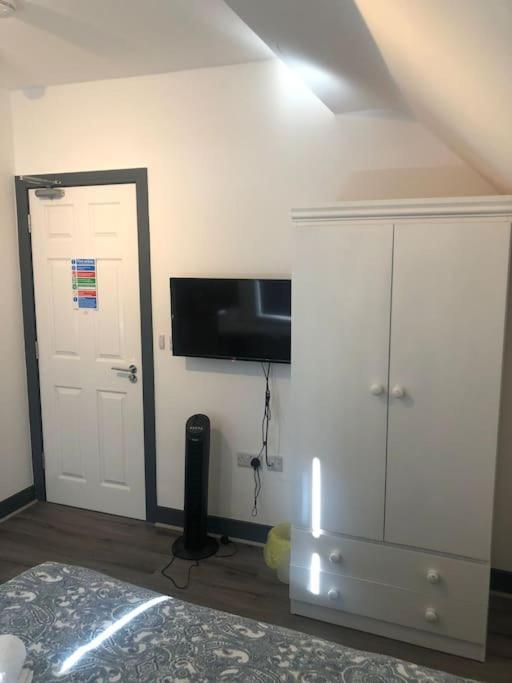 Aparthotel Newly Refurbished Studio, Great Location 8
