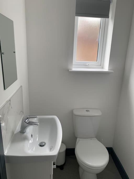 Newly Refurbished Studio, Great Location 8 Aparthotel *