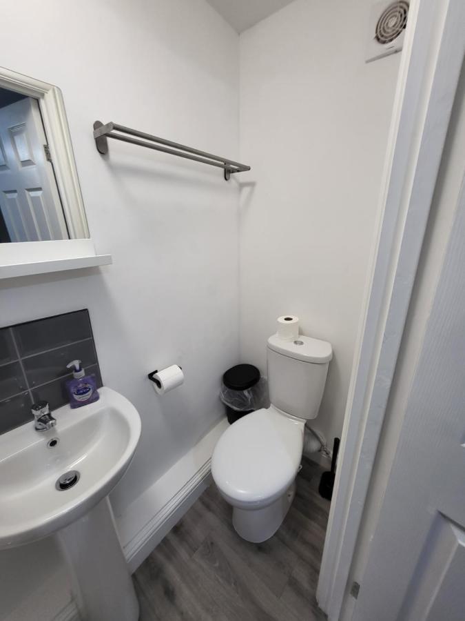 Aparthotel Affordable Comfort On Alfreton Road - Ideal For Savvy Travelers *