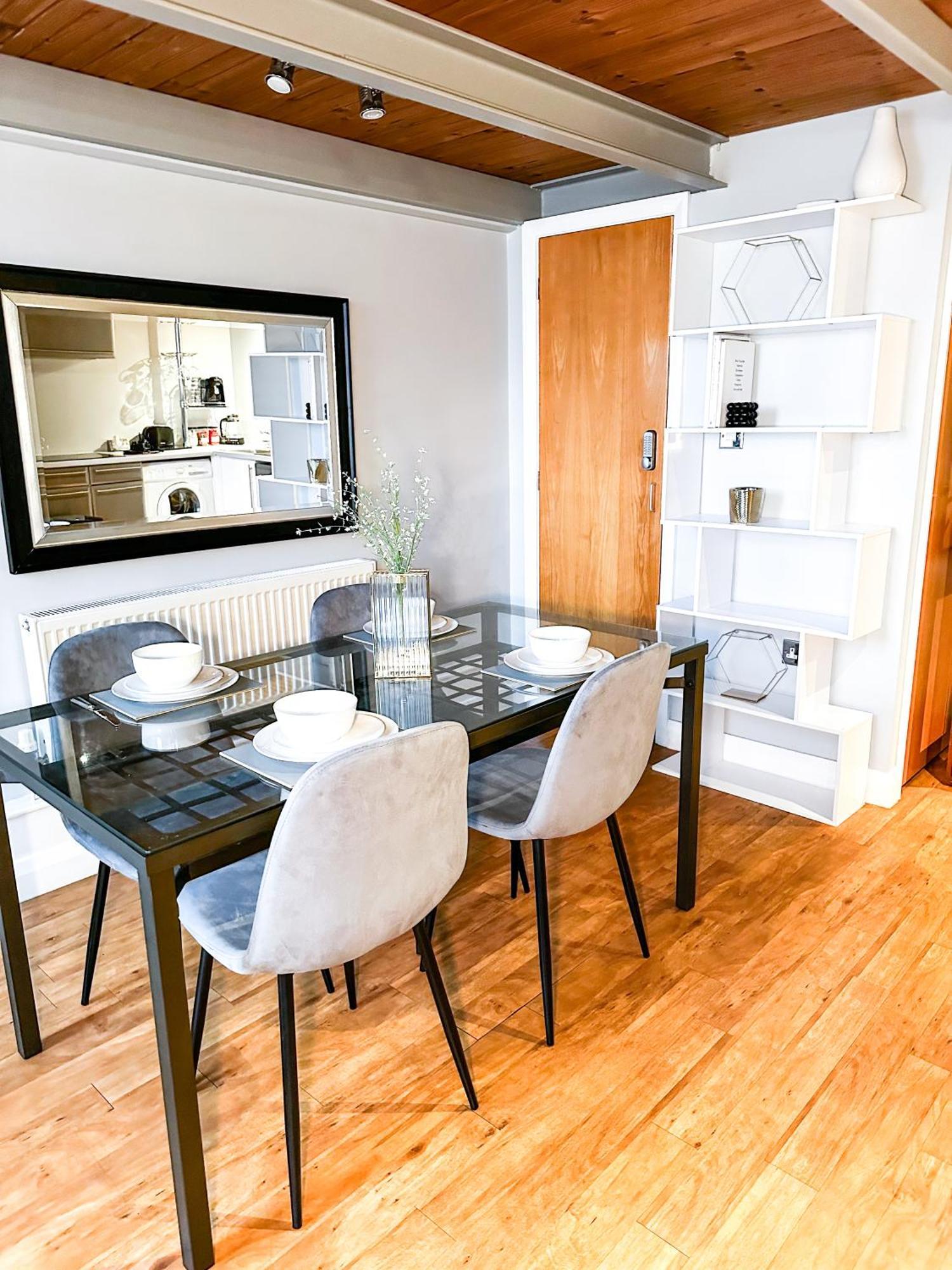 Centre ! - Parking Available Apartamento